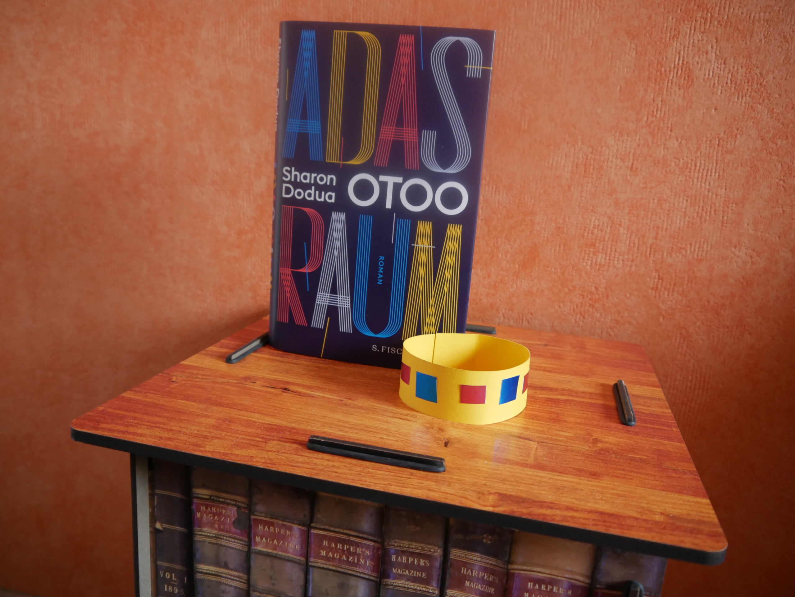 Otoo, Sharon Dodua: Adas Raum – rezension