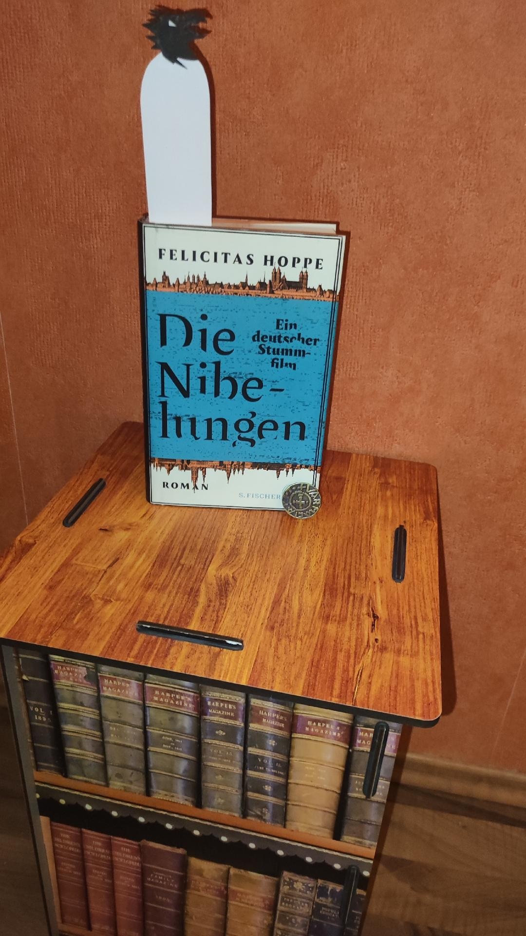 Hoppe, Felicitas: Die Nibelungen – Rezension