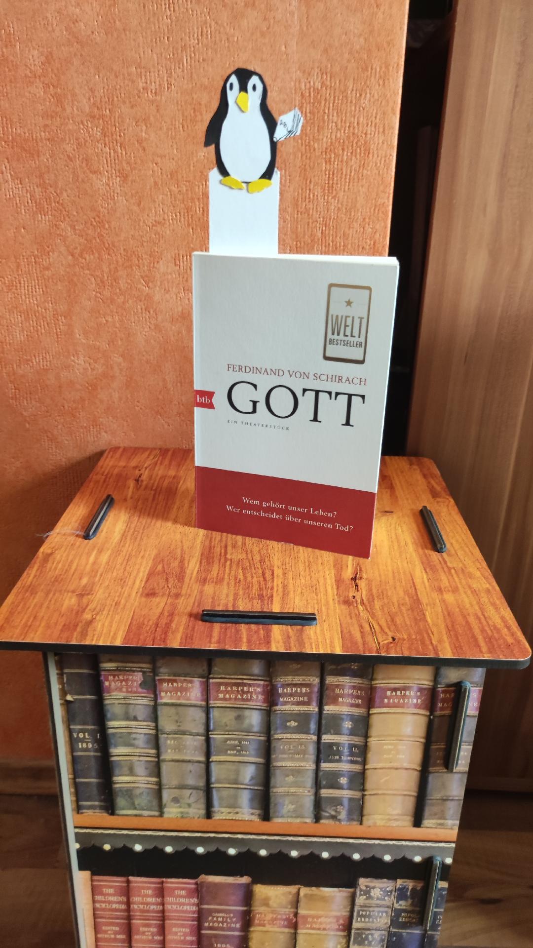 Schirach, Ferdinand von: Gott – Rezension